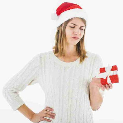 10 Gifts You Should Never Give to a Woman