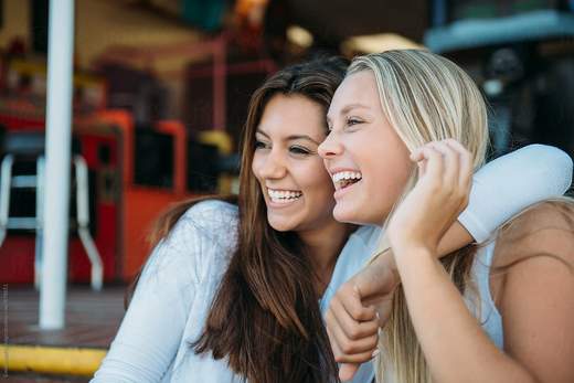 10 Best Gifts for Women to Give to a Friend | Shadow Breeze