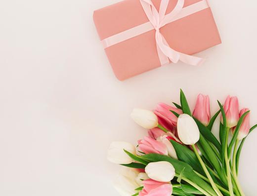 10 Great Gifts for Women That Don't Cost Anything