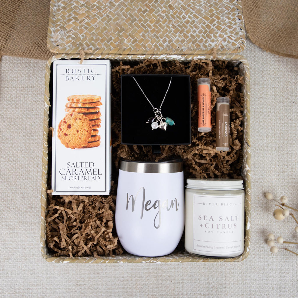 15 Best Bride-To-Be Gifts That She will Love | L'Essenziale
